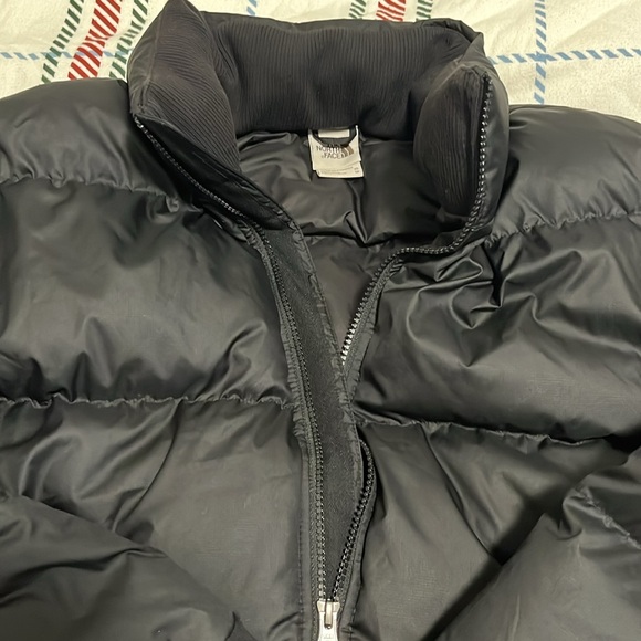 The North Face Women’s Black Puffer Jacket - Picture 5 of 7